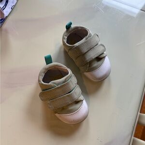 Like New Ten Little First Walkers Sage Green sz 3.5 Barely Worn